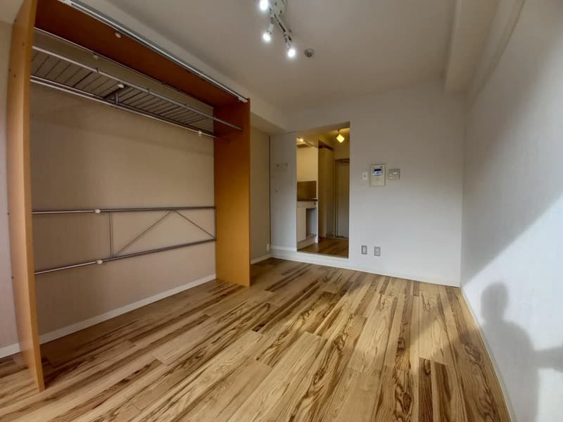 Buy in Toshima-ku, Tokyo — Lions Mansion Shiinachomae 303 – High-Yield 7% | 1R / 16.8㎡ — photo 2
